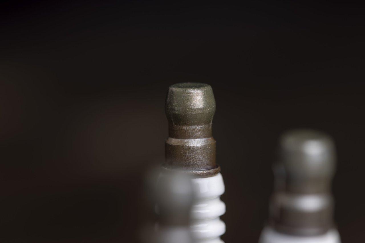 Bougies d’allumage : quand les changer et quels signes surveiller