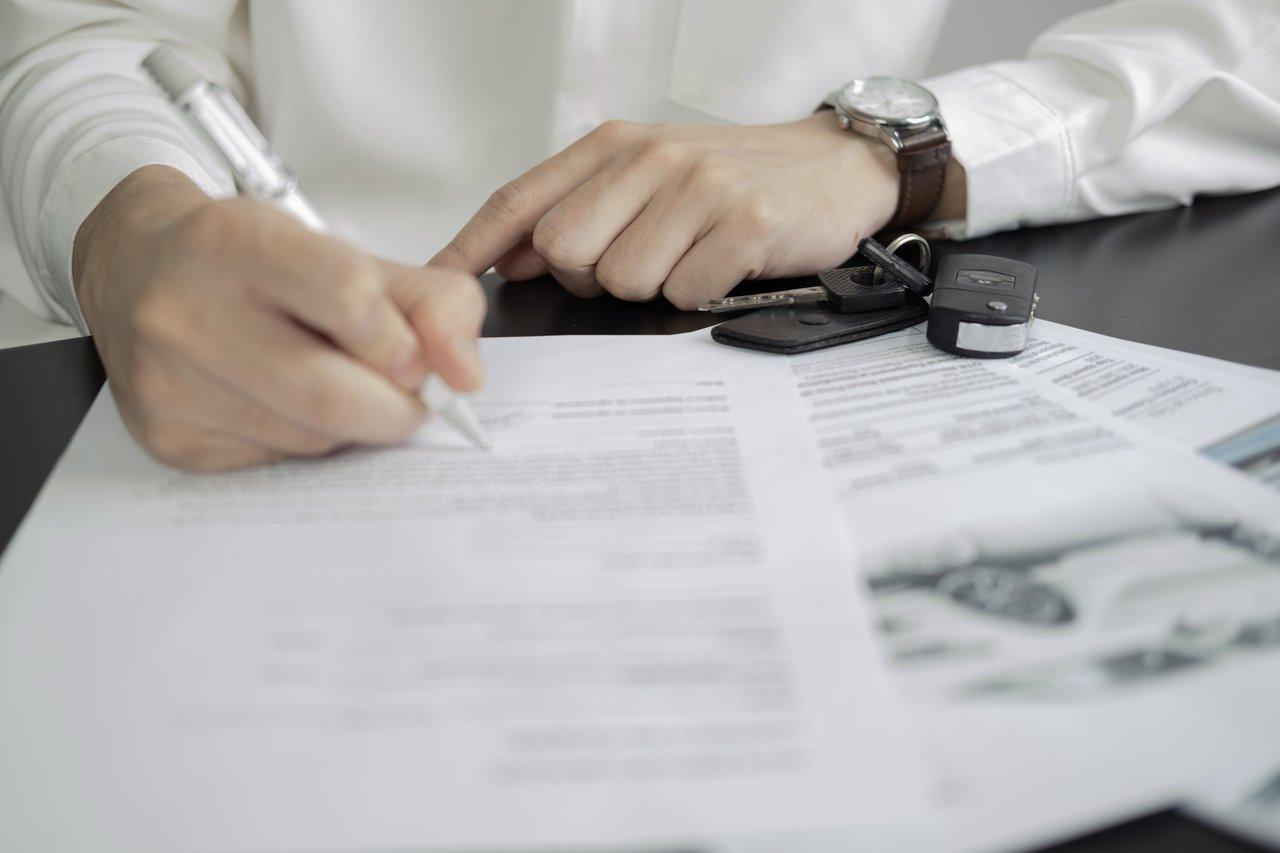 Comment lire et négocier un contrat de garantie automobile