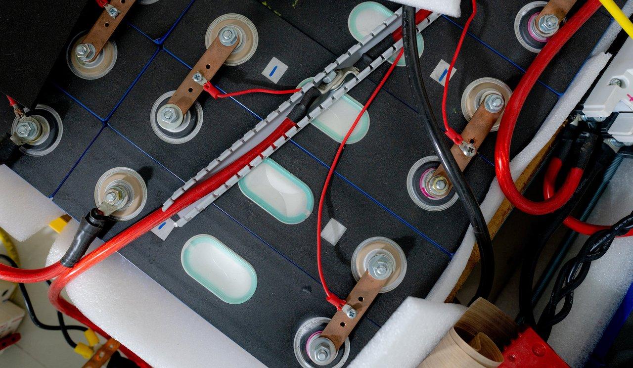 Durée de vie des batteries de voitures électriques en usage urbain intensif : analyse complète