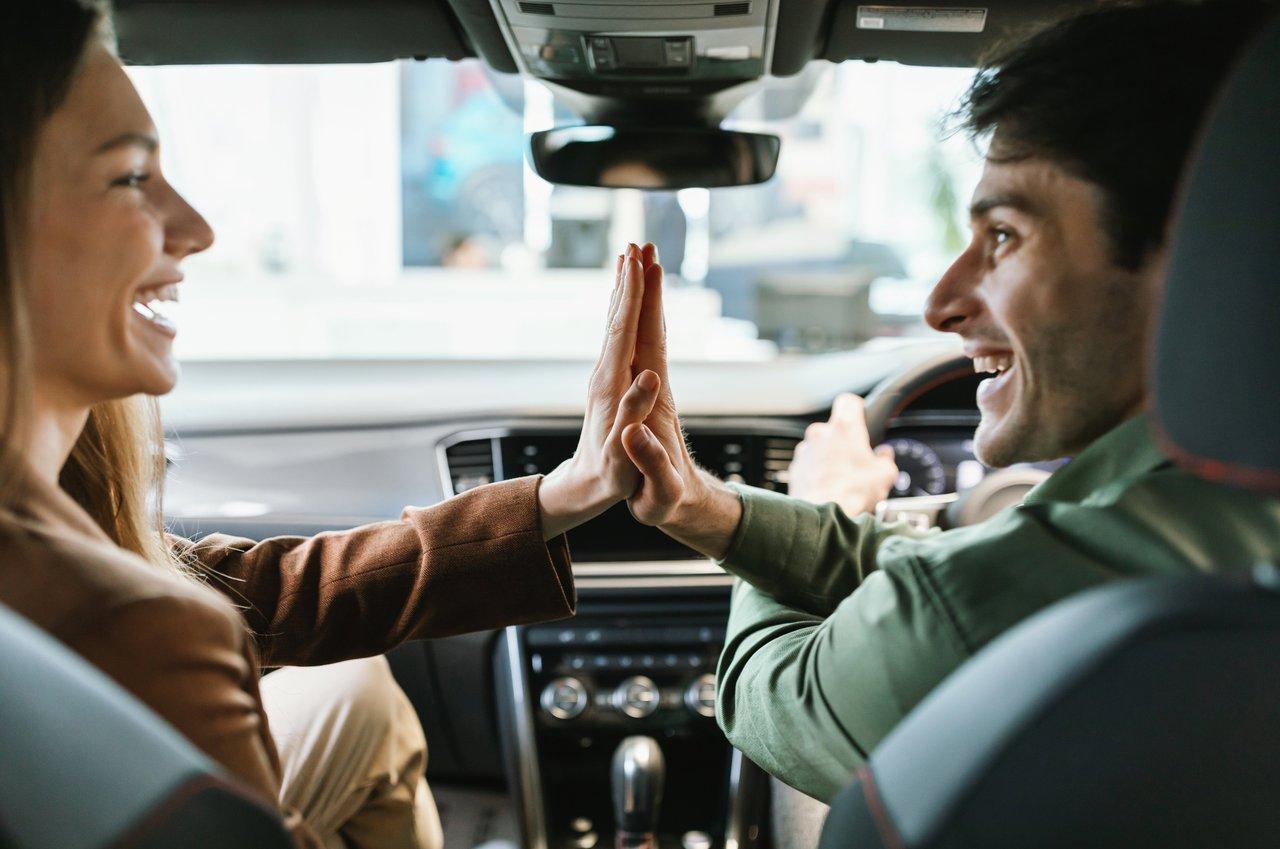 Location longue durée vs voiture partagée : choisissez votre mobilité selon usage et budget