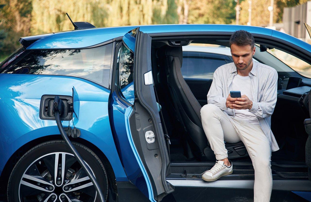 Normes de sécurité et bonnes pratiques pour la charge et la circulation des voitures électriques