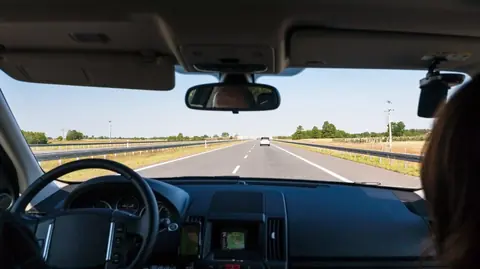 Assurance auto longue distance : options clés et optimisation des garanties