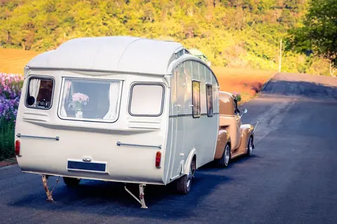 Bien choisir sa caravane : critères essentiels pour un achat réussi