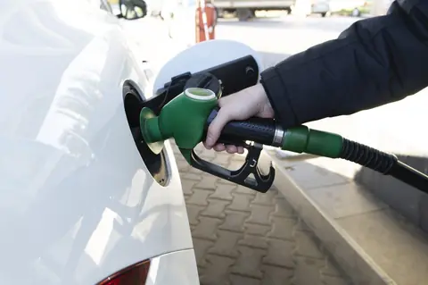 Comment le chargement du coffre influence la consommation de carburant