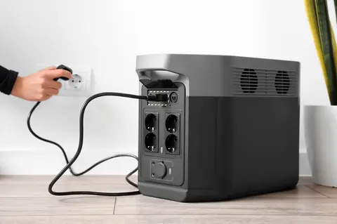 Convertisseur 12V 220V pur sinus 2000W : quel modèle choisir en 2026 ?