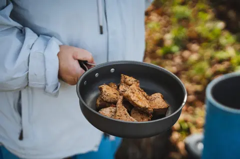 Cuisiner facilement en camping-car : solutions pratiques et équipement optimisé