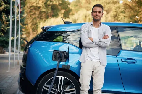 Estimation du budget assurance auto pour un véhicule électrique neuf en 2026 : chiffres, conditions et conseils concrets