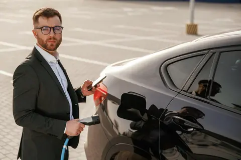 Financer une voiture électrique en 2025-2026 : aides spécifiques et conditions d'éligibilité