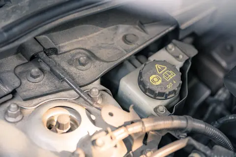 Fuite de liquide de frein : comment la reconnaître et réagir rapidement