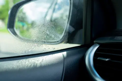 Meilleurs déshumidificateurs voiture pour les premiers beaux jours : guide complet