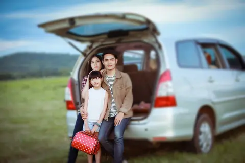 Monospaces vs SUV compacts : le choix optimal pour une famille active en 2025