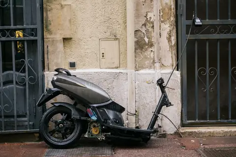 Assurance moto électrique 2026 : économies réelles et garanties clés