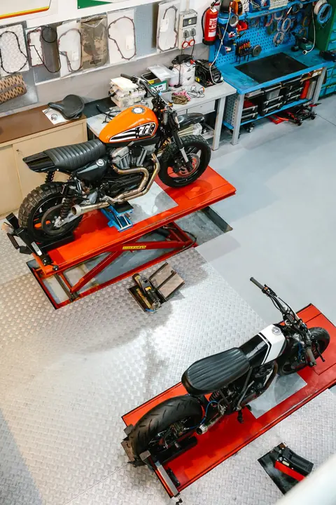 Rétrofit moto en 2026 : coûts, aides et étapes clés