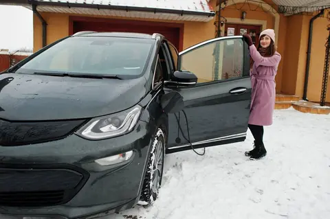 Préparer sa voiture électrique pour l’hiver : bonnes pratiques et astuces