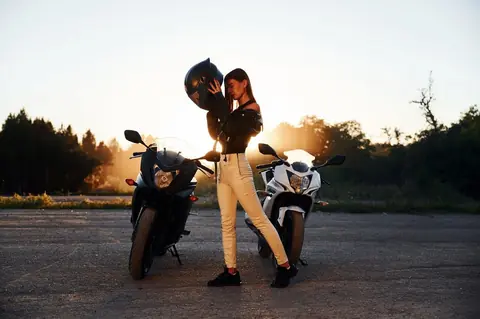 Préparer son deux-roues pour l’automne : gestes essentiels pour rouler en toute sécurité