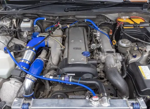Reprogrammation moteur : gains réels et risques pour votre voiture