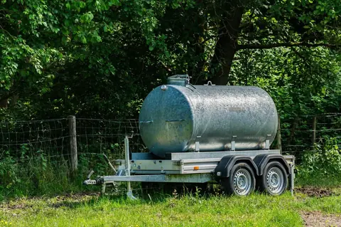 Réservoir d’eau gris pour caravane : capacité optimale et entretien simplifié en voyage