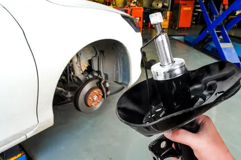 Tarifs de remplacement des amortisseurs arrière Nissan Qashqai : guide complet