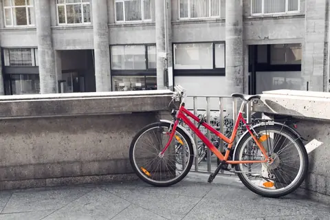 Vélo électrique urbain sous 1500 € en 2026 : les meilleurs choix