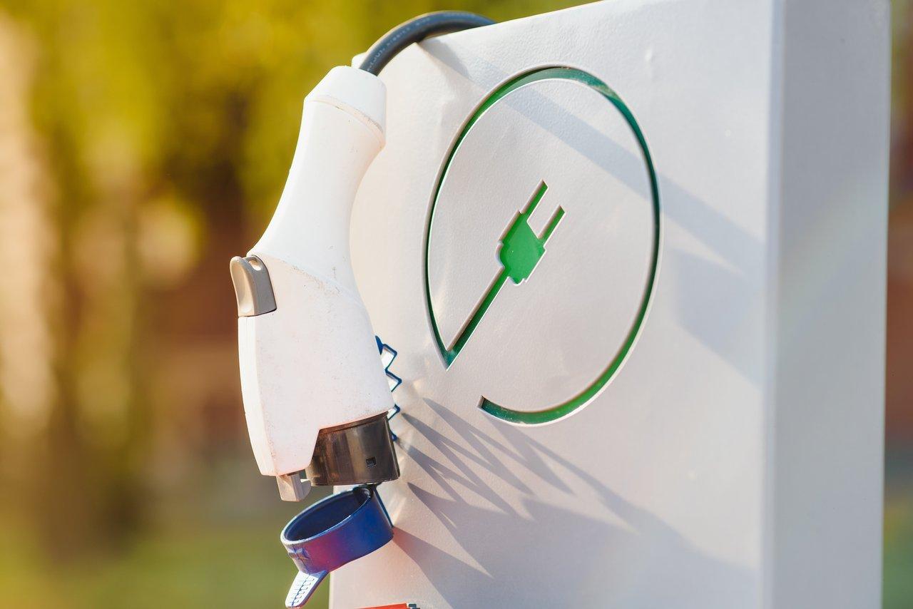 Carte interactive des bornes de recharge pour véhicules électriques, essentielle pour les conducteurs connectés.