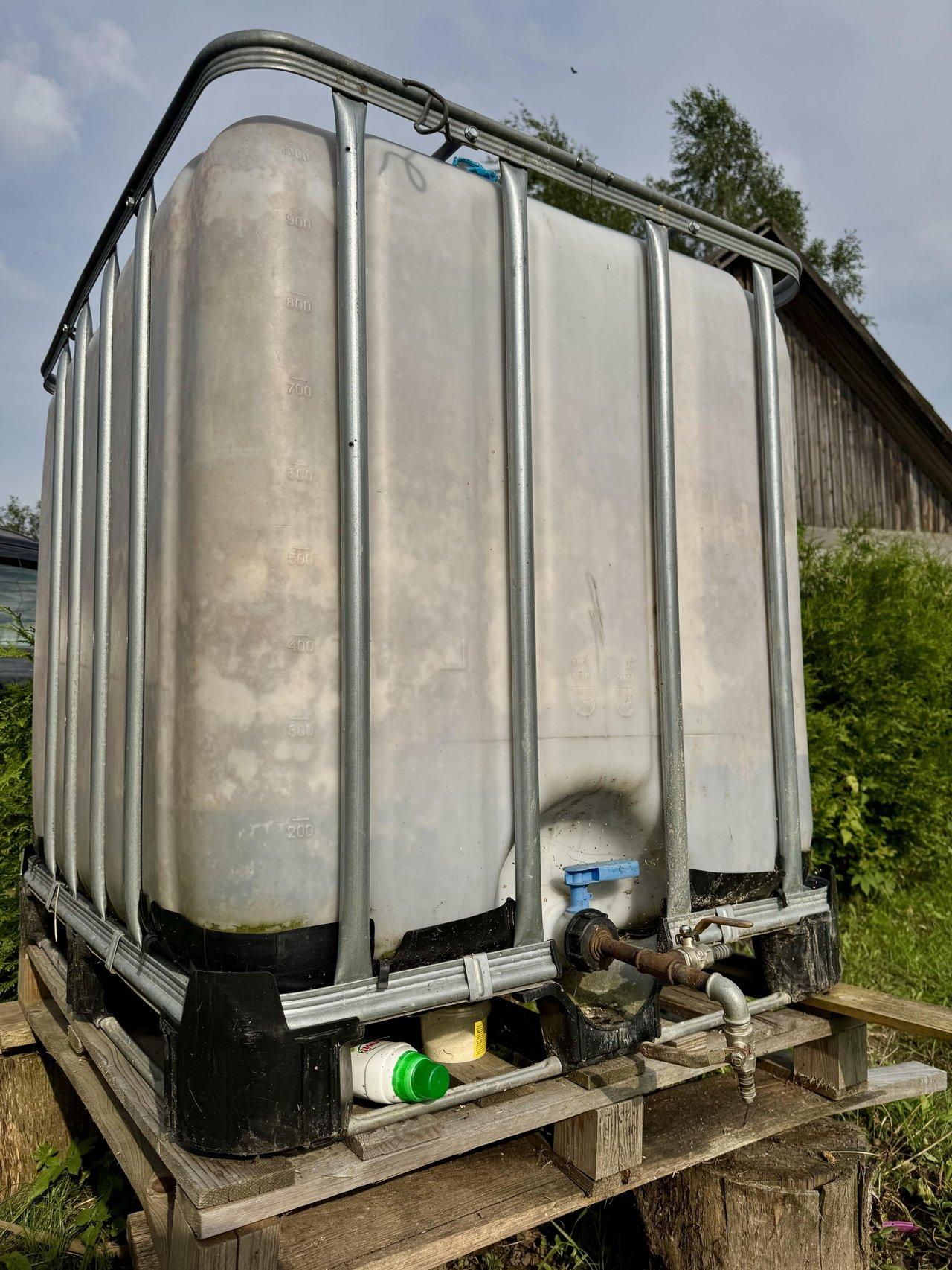 Réservoirs modulaires d’eau pour caravane, stockage pratique et sécurisé pour une autonomie optimale.