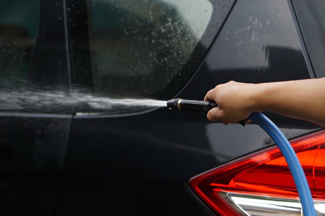 Un kit portable car wash pour un nettoyage rapide et efficace de votre véhicule.